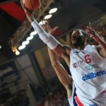La Cimberio in casa non fallisce, Caserta superata: 74-62 il finale