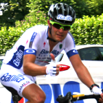 Macchi verso l’iride vestito di tricolore