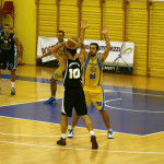 Basket Serie C1: Spertini riaccende la luce ad una 7 Laghi dai due volti. Esordio vincente contro Spezia