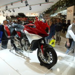 Quanto ci piace questa MV. Aperta la 71° edizione dell'Esposizione Internazionale del Motociclo