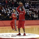 Milano domina l'Olympiakos di Dunston. Striscioni varesini per l'ex biancorosso protagonista negli "Indimenticabili"