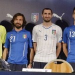 Flash – Calcio: La nuova maglia azzurra presentata a Malpensa