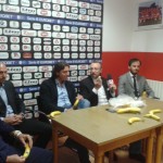 Anche il Varese mangia la banana contro il razzismo – FOTO E VIDEO