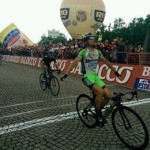 Giro d’Italia, 14^ tappa: arrivo straordinario. Brutto investimento: uomo in coma