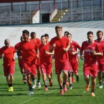 Allenamenti ripresi in un clima infuocato. In 1310 sono già allo stadio. Domani torna Odu