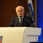 Tavecchio sbotta a Roma: “Non fanno ripartire l’Eccellenza, ci rallentano”