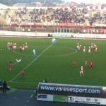 Gorillas protagonisti nell’intervallo di Varese-Entella: “Che emozione! Uniti in campo grandi, bambini e squadra femminile”