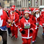 1° edizione della “Corri con Babbo Natale”: anche Busto cede alla tradizione in rosso