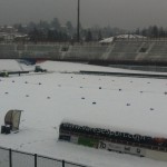 Campo innevato, al “Franco Ossola” si inizia a spalare – Fotogallery