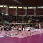 Avvio in salita, UYBA sconfitta da Modena