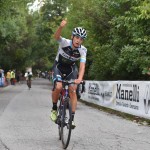 Vince Covi tra gli Under23. Juniores e Allievi battagliano sul Ghisallo