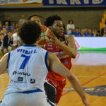 Finale beffa, Varese trafitta da Landry al 40′. Ora Brescia è 2-0