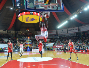 Pallacanestro Varese-Pistoia 07 peak