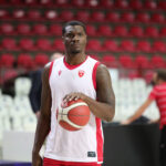 Il primo foto-allenamento di Jalen Jones in maglia biancorossa