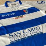 La maglia della Pro Patria cambia volto. Nuovo sponsor Istituto Clinico San Carlo