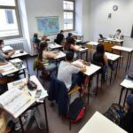 Mezzi uomini che pontificano dall’alto hanno distrutto scuola e sport e… hanno perso