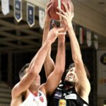 Prima volta storica per Varese a Trento: Douglas sopra le righe. Pausa nazionale per De Vico e Ferrero