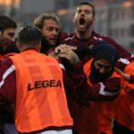 800 mila euro di Spinelli salvano il Livorno, per ora. La squadra espugna Vercelli