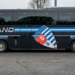 Pro Patria, un pullman tutto nuovo. Stemma di Busto Arsizio in bella mostra