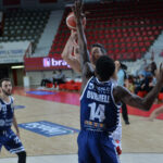 Pallacanestro Varese-Sassari 01