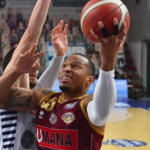 Gara-1 playoff emozionante: a Milano il primo atto