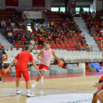 250 tifosi per l’allenamento della Pallacanestro Varese. “Buoni acquisti, squadra che ci piace”