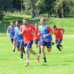 Il primo allenamento del Varese: poche parole e tanti fatti. Tifosi sempre presenti