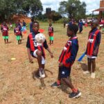 In Congo si gioca a calcio con le maglie della Caronnese