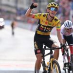 Giro d’Italia, 7^ tappa – A Potenza Koen Bouwman vince di potenza. Il gruppo lascia spazio alla fuga, terzo Formolo