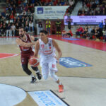 Pallacanestro Varese, buone nuove dall’infermiera: allarme rientrato per Owens. Reyes in campo a gennaio