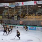 A Cavalese sventola una bandiera giallonera, quella dei Mastini. Varese domina il Valdifiemme 5-2