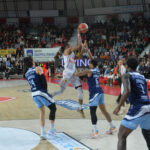 Terzo quarto da marziani, Varese abbatte Brindisi 93-86