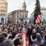 Facce da… Piazza Monte Grappa: la fotogallery speciale dedicata ai tifosi durante il saluto alla Pallacanestro Varese