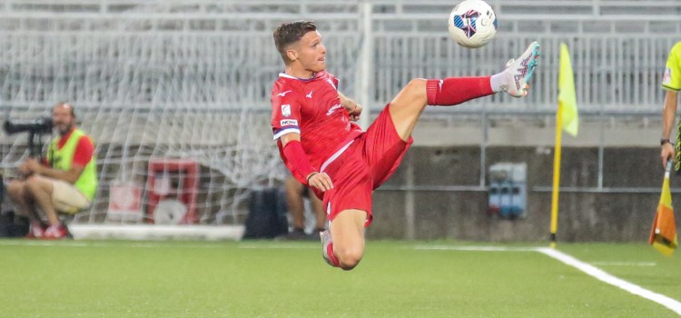 Il gol dell’avvenire. Fietta trascina, Stanzani segna. La Pro Patria stende la Pergolettese (0-1)