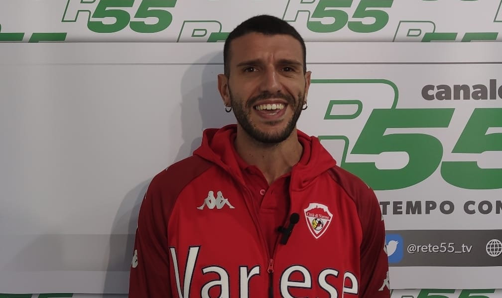 Voglia di gol, bomber Di Maira si presenta: “Finalmente Varese. Ambiente da professionismo, pronto al riscatto”
