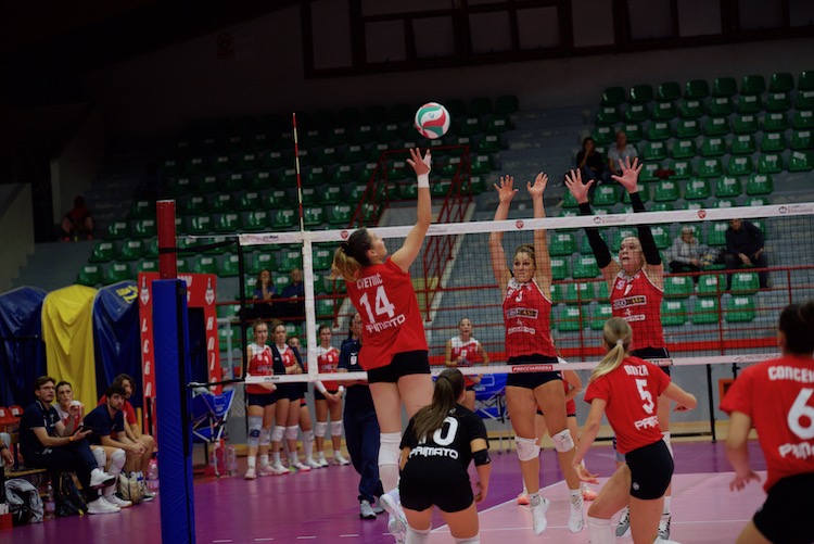 Futura Volley in rimonta si guadagna la finale del Trofeo Bellomo. Monza: “Ottima reazione di squadra”