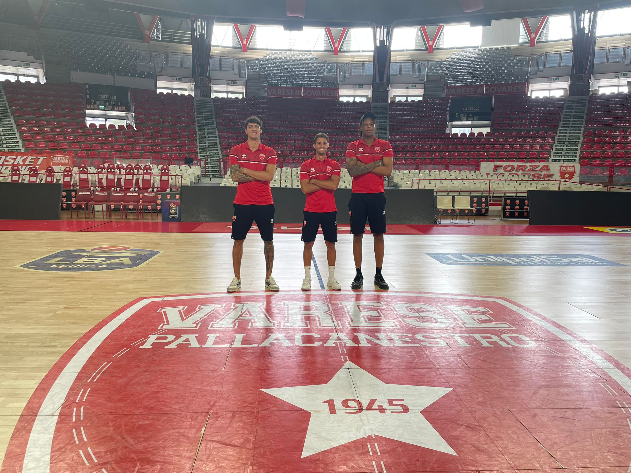 Pallacanestro Varese, Moretti, Ulaneo e Okeke si presentano: “Felici di essere qui” – VIDEO