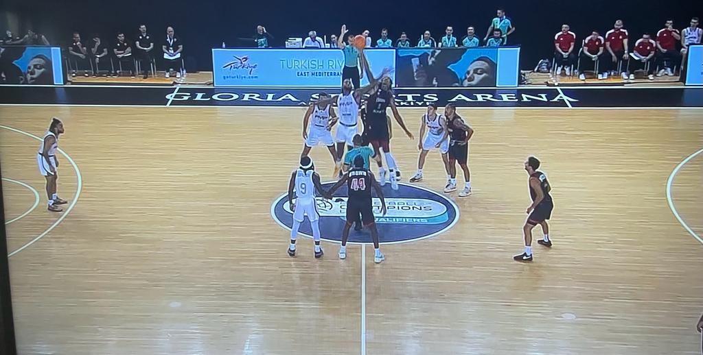 Hanlan la vince sulla sirena! Varese supera l’FMP Soccerbet 71-73
