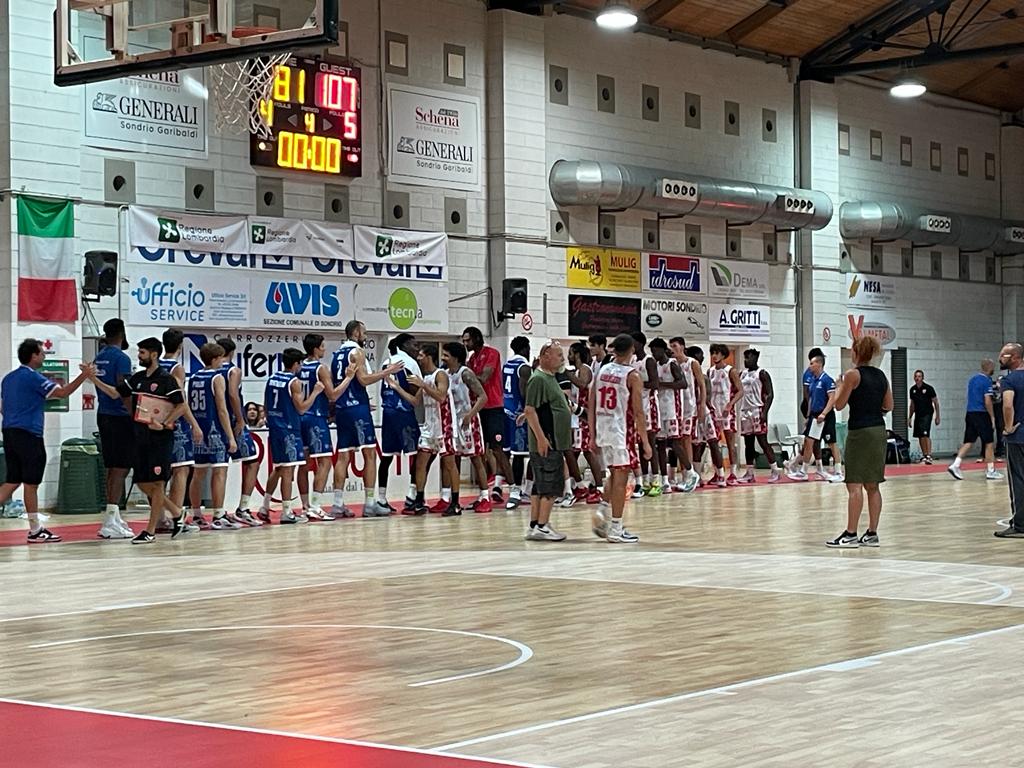 Pallacanestro Varese, pesante sconfitta alla prima uscita stagionale: Brescia vince 81-107