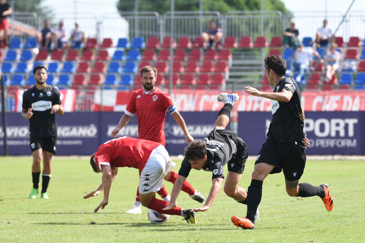 Le pagelle – Vitale show, Gasparri eterno: la Varesina c’è. Sei insufficienze per il Varese