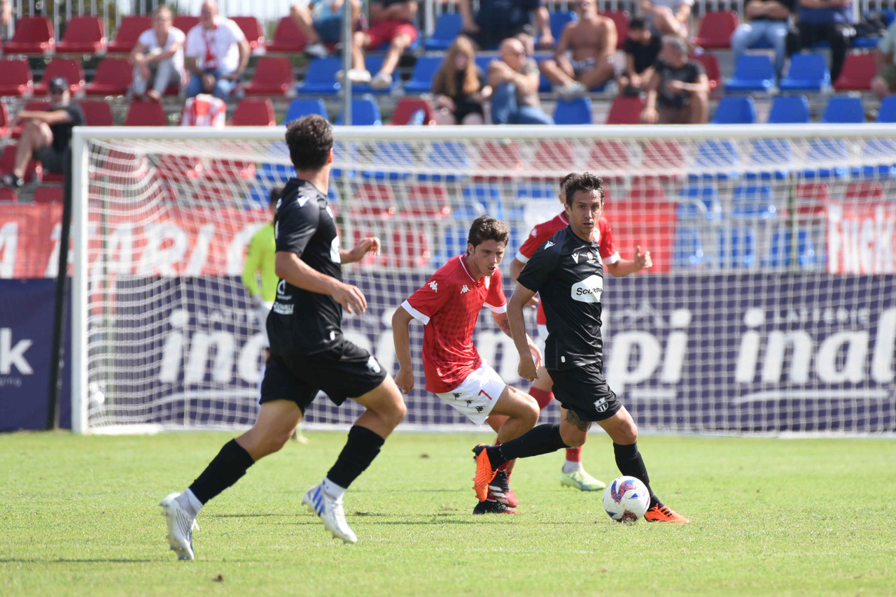 La Serie D inizia a fare sul serio: Varesina e Varese non vogliono sbagliare, Castellanzese pronta