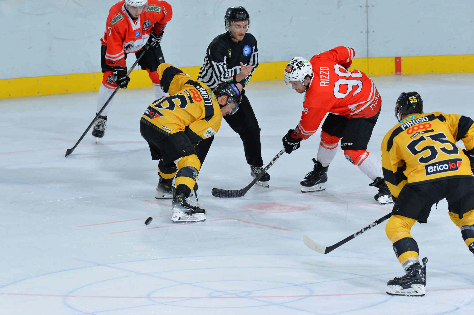 Big match alla Acinque Ice Arena: i Mastini senza Czarnecki ospitano Pergine per riprendere la marcia