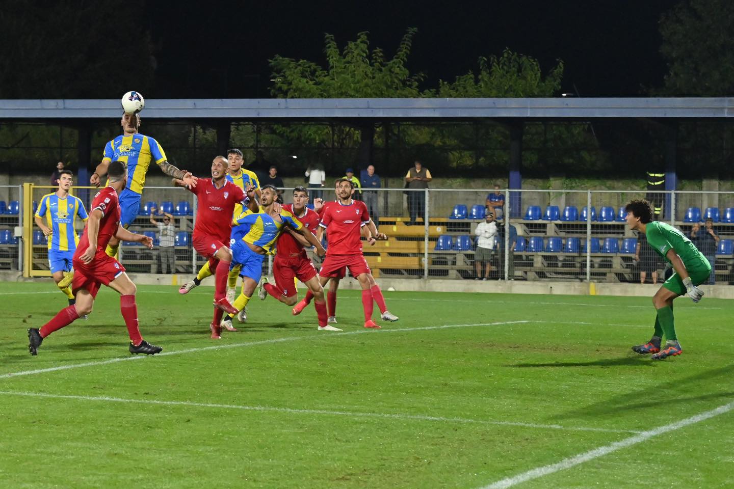 Prima il Mantova, poi il Padova, poi ancora il Mantova. Pro Patria con l’anima divisa in due tra Coppa e Campionato