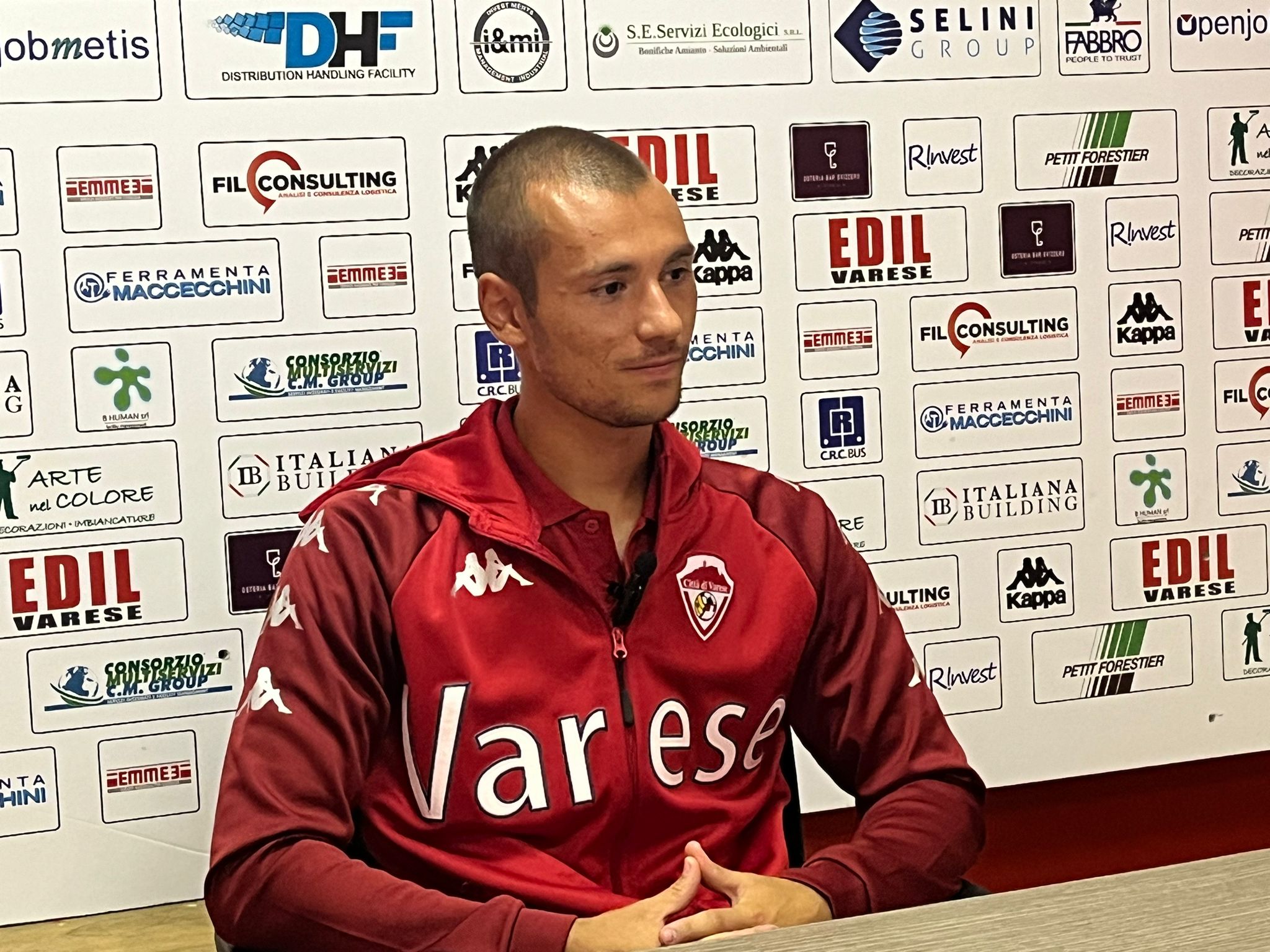 Cotta: “Vittoria di sacrificio, merito ai ragazzi”. Banfi: “Nonno, questo gol è per te”