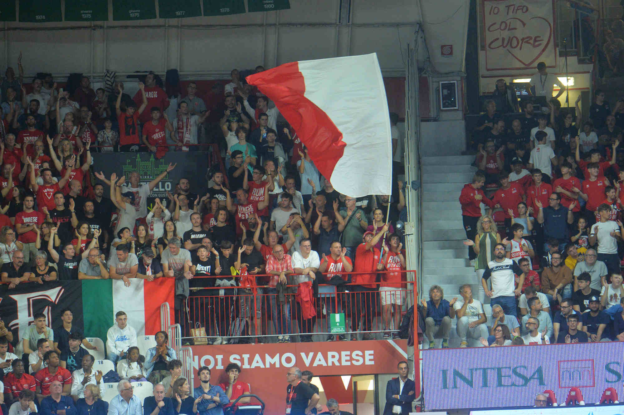 I social post Virtus – Varese: “Male l’atteggiamento, Cauley-Stein, più lavoro e meno golf. Presto per parlare di crisi..”