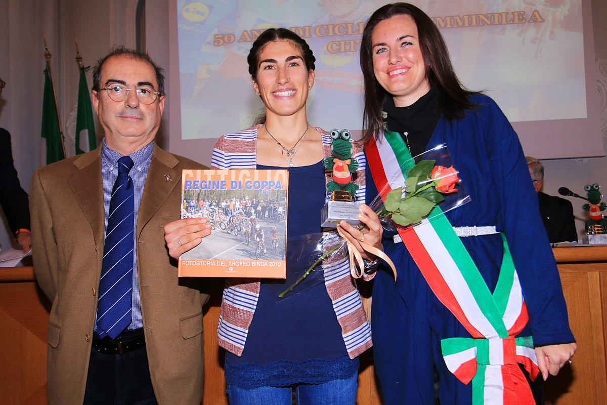 Tanta emozione al “Gran Galà del Trofeo Binda, 50 anni di ciclismo femminile a Cittiglio”