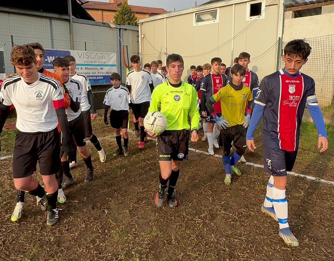 Allievi Prov. U16 B – Un big match pazzesco va all’Amor che vola prima. 14 reti per il Valle Olona. Spettacolo School Of Sport