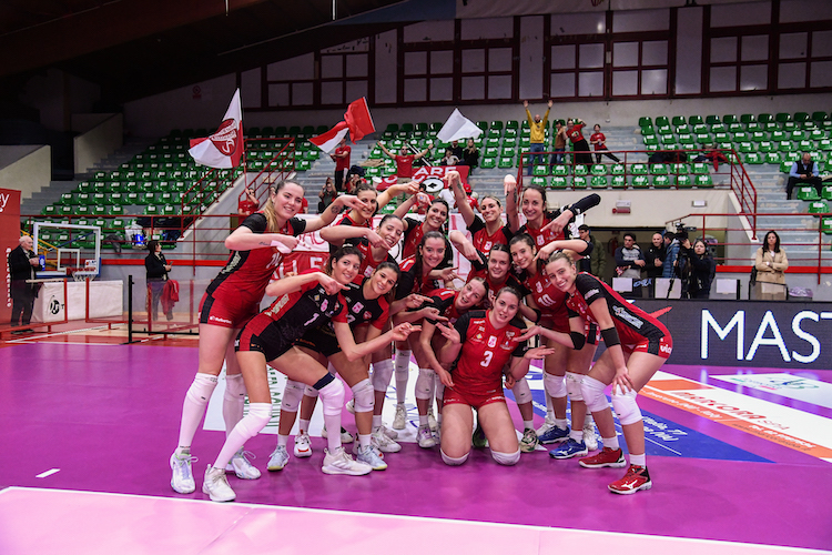 La Futura Volley centra la terza vittoria settimanale: Bologna battuta 3-0