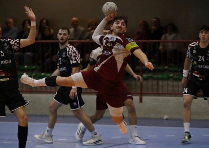 Pallamano Cassano Magnago – Show A1 Maschile, tonfo A1 femminile. Uragano Medicina con l’A3