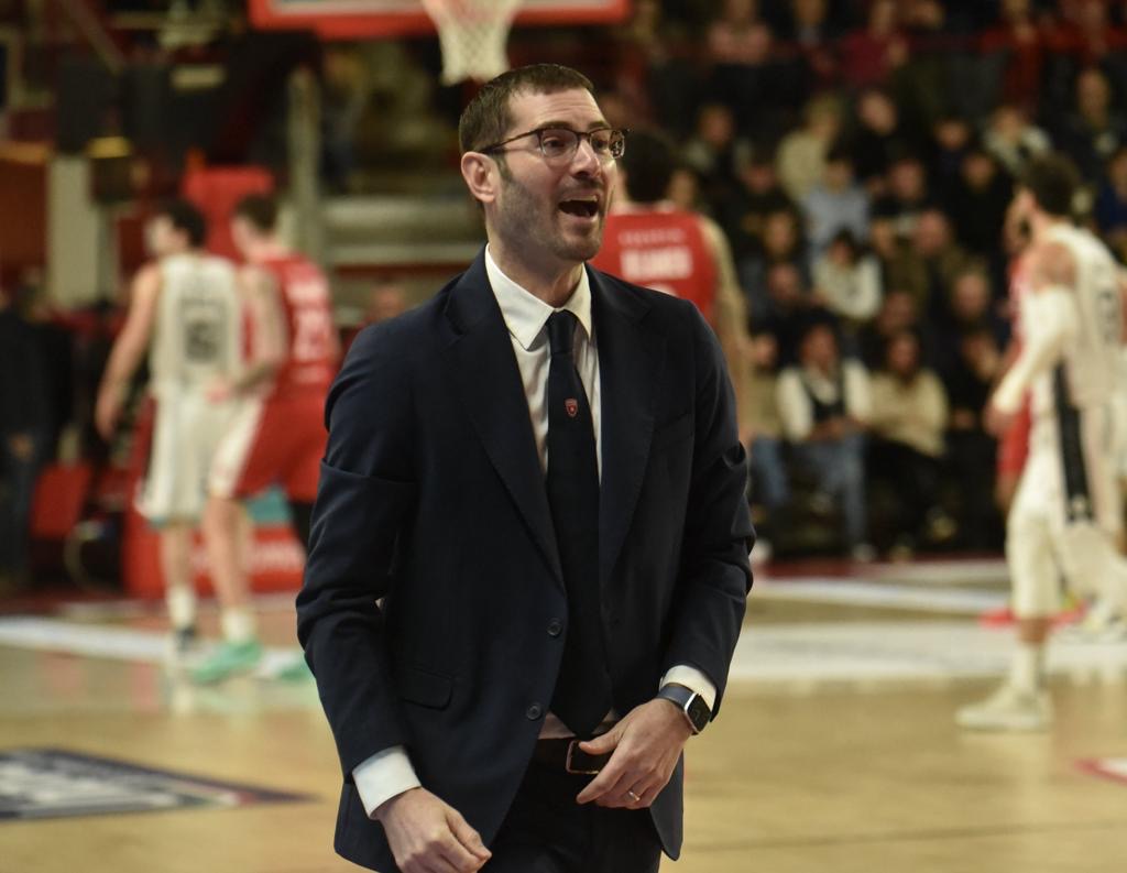 Bialaszewski: “Troppi rimbalzi offensivi concessi nel primo tempo”. Banchi: “Ottima prova difensiva”